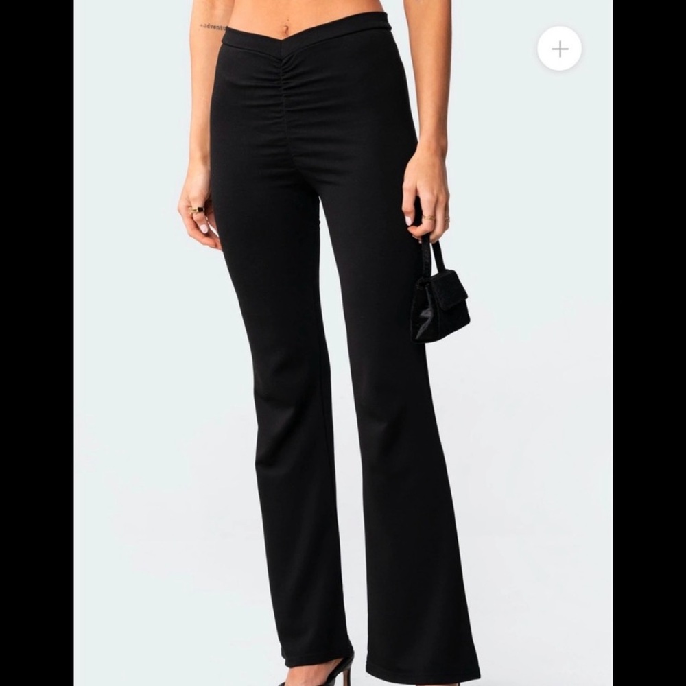 Edikted Gina Gathered V-Cut Flared Pants